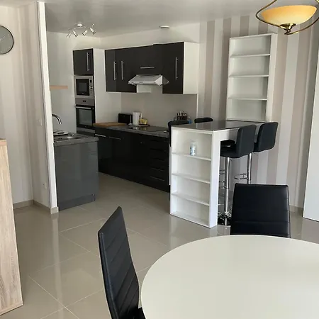 3p Pres De Apartment